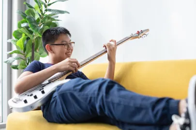 E-Bass Schnupperstunde 20 minuten für Kinder und Jugendliche